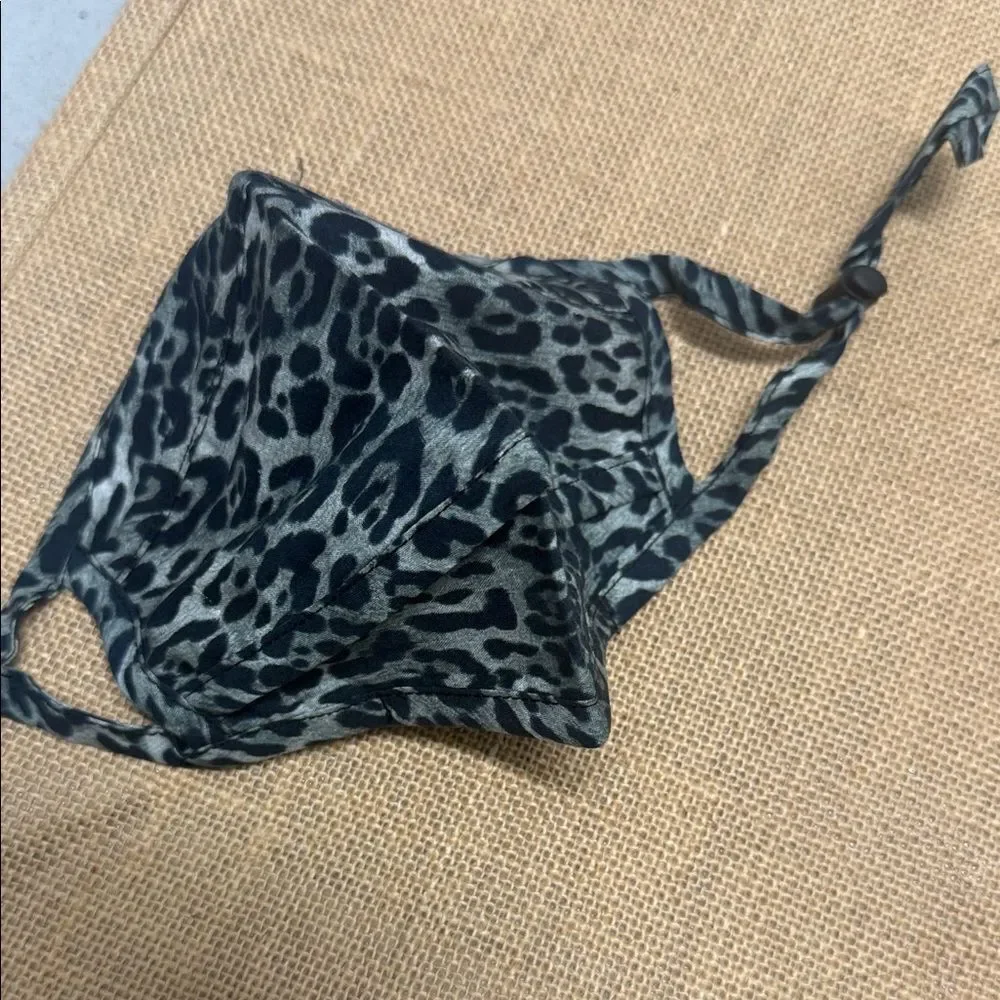 BRAND NEW Cloth Face Mask Leopard Print Grey Marlyn Schiff Mask - Adjustable